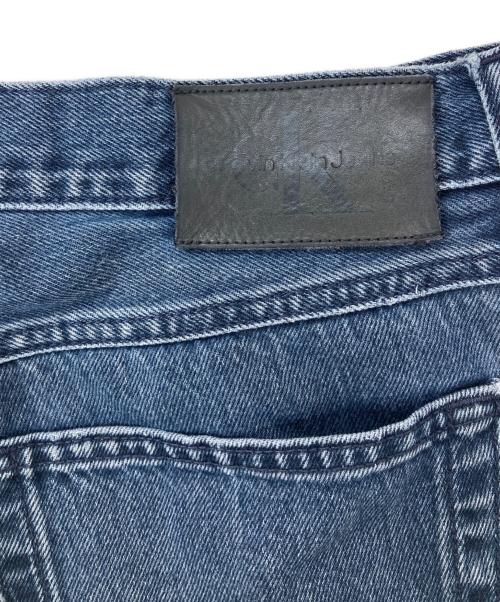 Calvin Klein（カルバンクライン）Calvin Klein (カルバンクライン) デニムパンツ/Signature 90s straight インディゴ サイズ: W32-L32の古着・服飾アイテム