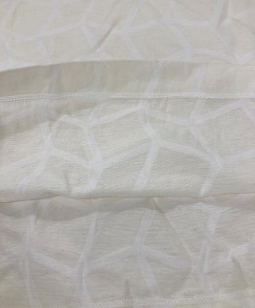 ISSEY MIYAKE（イッセイミヤケ）ISSEY MIYAKE (イッセイミヤケ) 幾何学模様カットソー ベージュ サイズ:3の古着・服飾アイテム