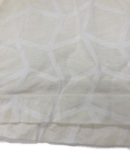 ISSEY MIYAKE（イッセイミヤケ）ISSEY MIYAKE (イッセイミヤケ) 幾何学模様カットソー ベージュ サイズ:3の古着・服飾アイテム