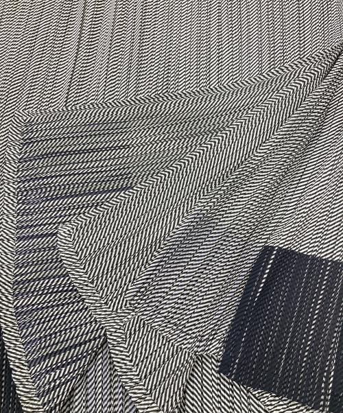 ISSEY MIYAKE FETE（イッセイミヤケフェット）ISSEY MIYAKE FETE (イッセイミヤケフェット) プリーツスカート グレー サイズ:3の古着・服飾アイテム