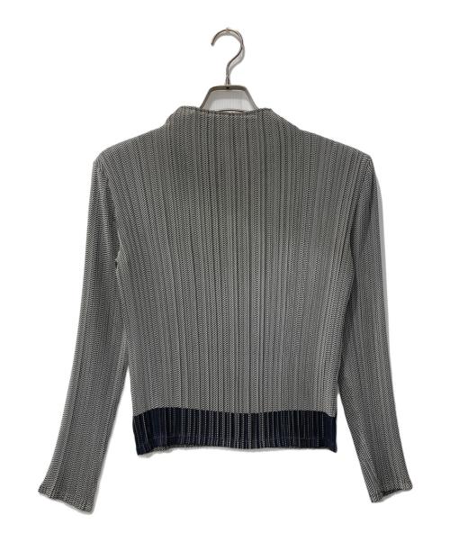 ISSEY MIYAKE FETE（イッセイミヤケフェット）ISSEY MIYAKE FETE (イッセイミヤケフェット) ハイネックプリーツカットソー グレー サイズ:2の古着・服飾アイテム