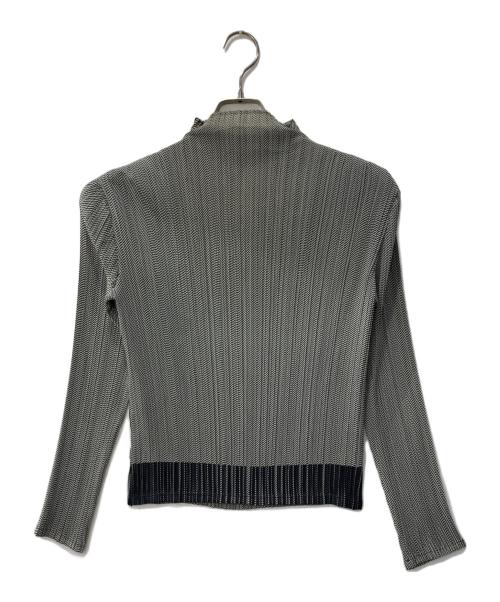 ISSEY MIYAKE FETE（イッセイミヤケフェット）ISSEY MIYAKE FETE (イッセイミヤケフェット) ハイネックプリーツカットソー グレー サイズ:2の古着・服飾アイテム