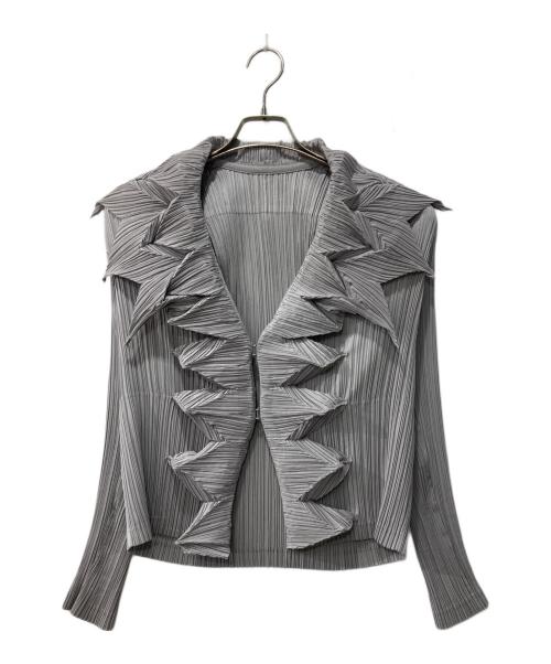 ISSEY MIYAKE FETE（イッセイミヤケフェット）ISSEY MIYAKE FETE (イッセイミヤケフェット) 装飾プリーツカーディガン グレー サイズ:3の古着・服飾アイテム