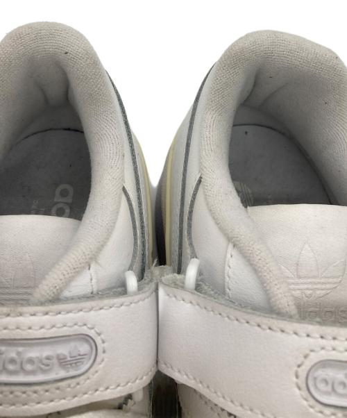 adidas（アディダス）adidas (アディダス) FORUM LOW ホワイト サイズ:28.5の古着・服飾アイテム