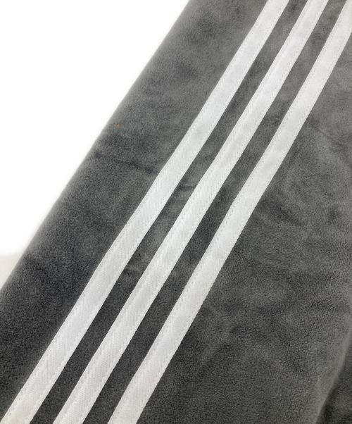 adidas（アディダス）adidas (アディダス) トラックジャケット/ベルベット オーバーサイズ トラックトップ グレー サイズ:Lの古着・服飾アイテム