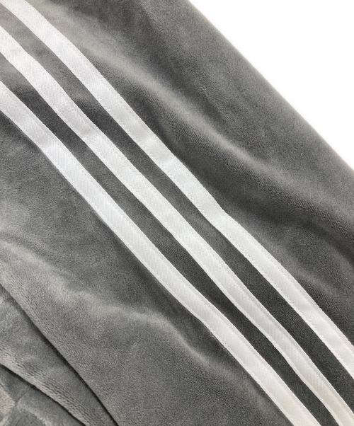 adidas（アディダス）adidas (アディダス) トラックジャケット/ベルベット オーバーサイズ トラックトップ グレー サイズ:Lの古着・服飾アイテム