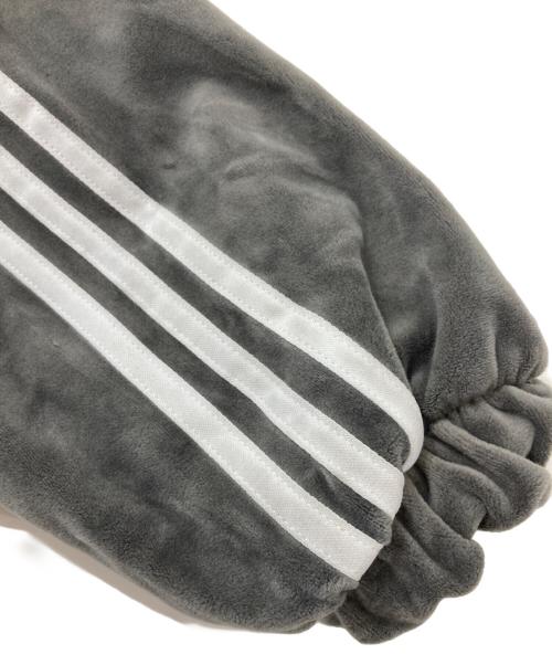 adidas（アディダス）adidas (アディダス) トラックジャケット/ベルベット オーバーサイズ トラックトップ グレー サイズ:Lの古着・服飾アイテム
