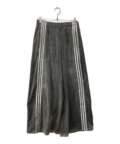adidas（アディダス）adidas (アディダス) トラックパンツ/ベルベット ルーズ トラックパンツ グレー サイズ:XLの古着・服飾アイテム