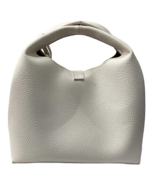 CHARLES & KEITH（チャールズアンドキース）CHARLES & KEITH (チャールズアンドキース) CHANCEメタリックアクセントバケットバッグ ホワイトの古着・服飾アイテム