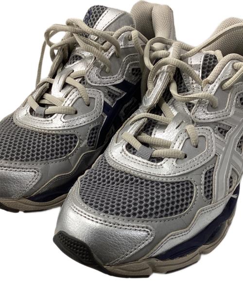 asics（アシックス）asics (アシックス) ローカットスニーカー/GEL-NYC シルバー サイズ:26の古着・服飾アイテム