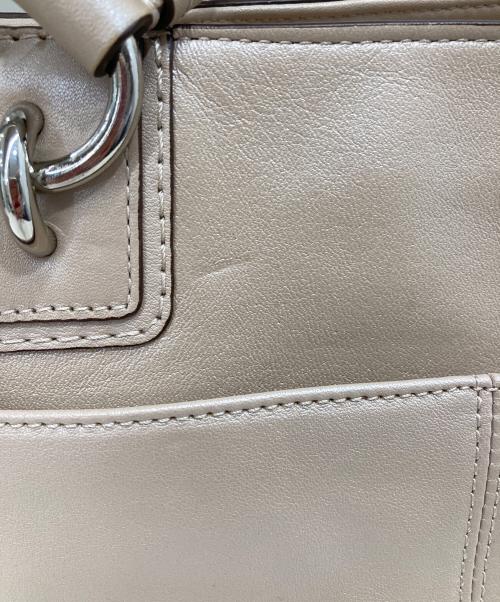 COACH（コーチ）COACH (コーチ) ギャラリーレザージップトートバッグ ベージュの古着・服飾アイテム