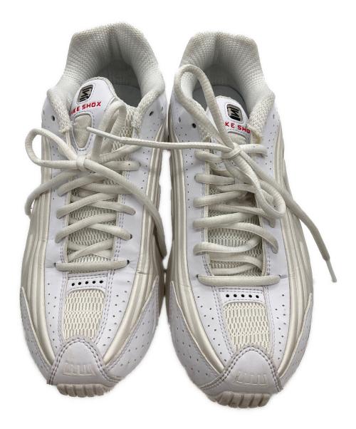 NIKE（ナイキ）NIKE (ナイキ) ローカットスニーカー/NIKE W SHOX R4 ホワイト サイズ:25の古着・服飾アイテム