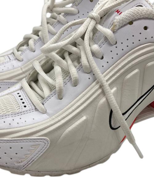 NIKE（ナイキ）NIKE (ナイキ) ローカットスニーカー/NIKE W SHOX R4 ホワイト サイズ:25の古着・服飾アイテム