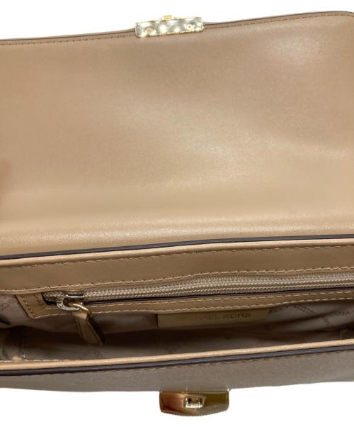 MICHAEL KORS（マイケルコース）MICHAEL KORS (マイケルコース) ショルダーバッグ ベージュの古着・服飾アイテム