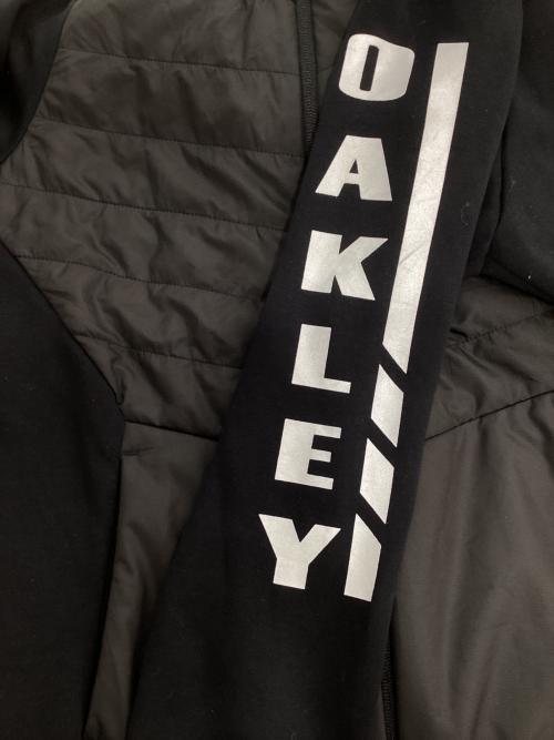OAKLEY（オークリー）OAKLEY (オークリー) 中綿キルティング・ストレッチジャージー フリースジャケット ブラック サイズ:Mの古着・服飾アイテム