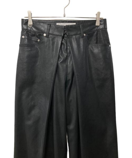JOHN LAWRENCE SULLIVAN（ジョン ローレンス サリバン）JOHN LAWRENCE SULLIVAN (ジョン ローレンス サリバン) フェイクレザーパンツ/GRADATION FLOC PRINTED DENIM 5POCKET ブラック サイズ:42の古着・服飾アイテム