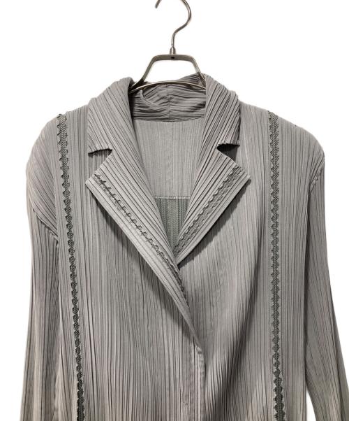 ISSEY MIYAKE FETE（イッセイ ミヤケ フェット）ISSEY MIYAKE FETE (イッセイ ミヤケ フェット) プリーツジャケット グレー サイズ:3の古着・服飾アイテム