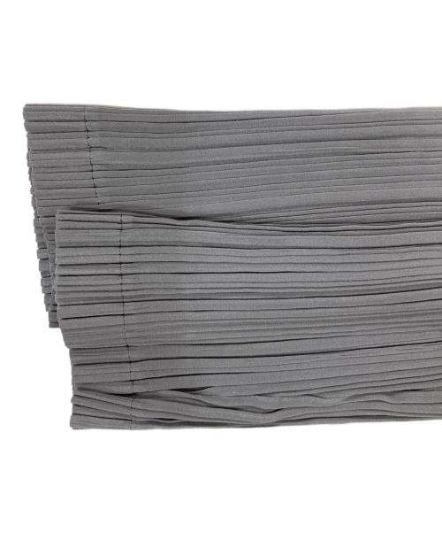 ISSEY MIYAKE FETE（イッセイ ミヤケ フェット）ISSEY MIYAKE FETE (イッセイ ミヤケ フェット) プリーツジャケット グレー サイズ:3の古着・服飾アイテム
