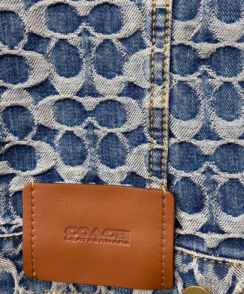 COACH（コーチ）COACH (コーチ) オール オーバー シグネチャー ジャガード デニム トラッカージャケット インディゴ サイズ:Mの古着・服飾アイテム