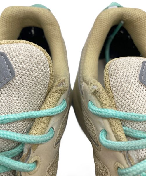 asics（アシックス）asics (アシックス) ローカットスニーカー カーキ サイズ:US8.5の古着・服飾アイテム