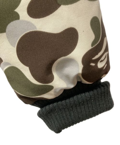 CANADA GOOSE（カナダグース）CANADA GOOSE (カナダグース) A BATHING APE (アベイシングエイプ) CHILLIWACK BOMBER ベージュ サイズ:SIZE Mの古着・服飾アイテム