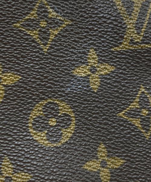 LOUIS VUITTON（ルイ ヴィトン）LOUIS VUITTON (ルイ ヴィトン) ショルダーポーチ ブラウンの古着・服飾アイテム