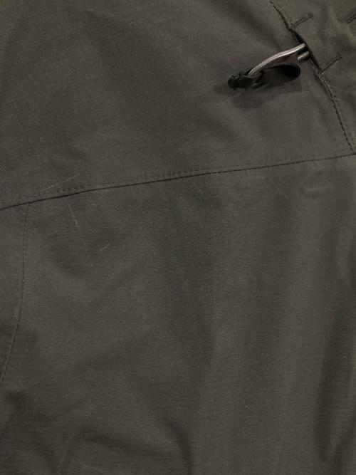 MOUNTAIN HARD WEAR（マウンテンハードウェア）MOUNTAIN HARD WEAR (マウンテンハードウェア) マウンテンパーカー グレー サイズ:Sの古着・服飾アイテム