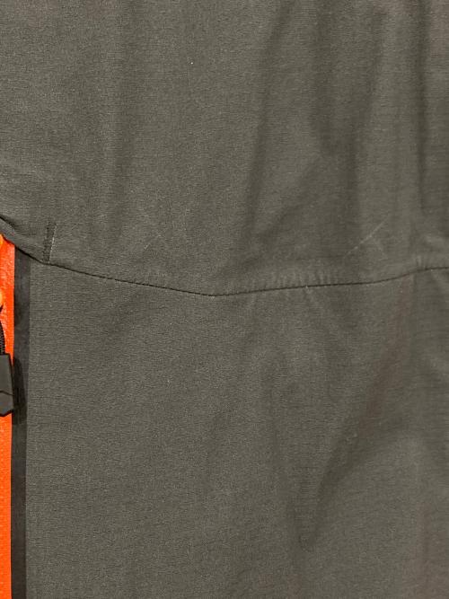 MOUNTAIN HARD WEAR（マウンテンハードウェア）MOUNTAIN HARD WEAR (マウンテンハードウェア) マウンテンパーカー グレー サイズ:Sの古着・服飾アイテム