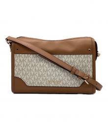 MICHAEL KORS（マイケル・コース）の古着「ハリソンラージロゴクロスボディバッグ」｜ホワイト×ブラウン