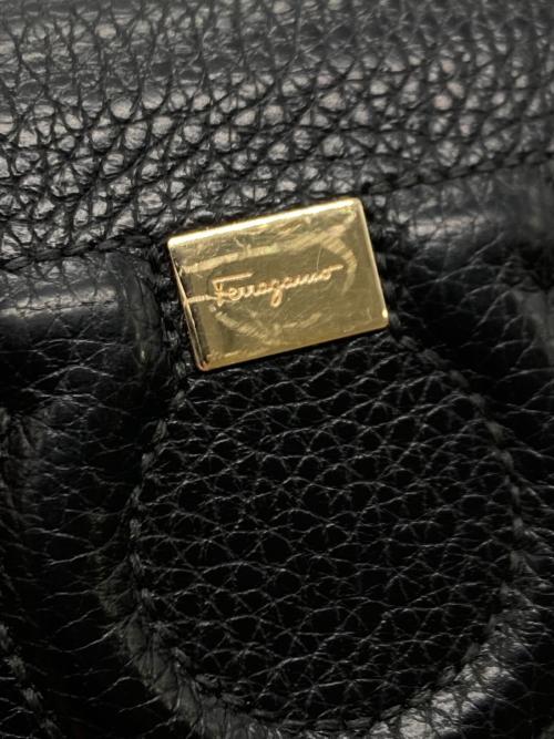 Salvatore Ferragamo（サルヴァトーレ フェラガモ）Salvatore Ferragamo (サルヴァトーレ フェラガモ) 2つ折り財布 ブラック サイズ:なしの古着・服飾アイテム