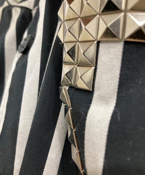 COMME des GARCONS HOMME PLUS（コムデギャルソンオムプリュス）COMME des GARCONS HOMME PLUS (コムデギャルソンオムプリュス) 13SSスタッズストライプシャツ ホワイト×ブラック サイズ:Ｓの古着・服飾アイテム