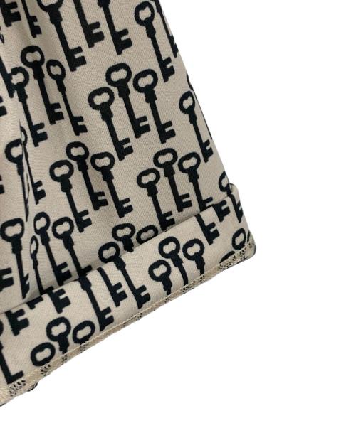 Leilian（レリアン）LEILIAN (レリアン) 鍵柄プリントワンピース ブラック×ベージュ サイズ:17+の古着・服飾アイテム