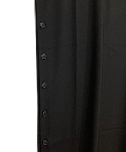 COLLAGE GALLARDAGALANTE（コラージュ ガリャルダガランテ）COLLAGE GALLARDAGALANTE (コラージュ ガリャルダガランテ) サイドボタンショートスリーブワンピース ブラック サイズ:FREE 未使用品の古着・服飾アイテム