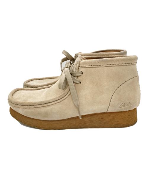 CLARKS（クラークス）CLARKS (クラークス) スウェードワラビーブーツ ベージュ サイズ:UK4 1/2の古着・服飾アイテム