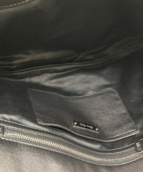 MIU MIU（ミュウミュウ）MIU MIU (ミュウミュウ) ナッパクリスタルワンショルダーバッグ ブラックの古着・服飾アイテム