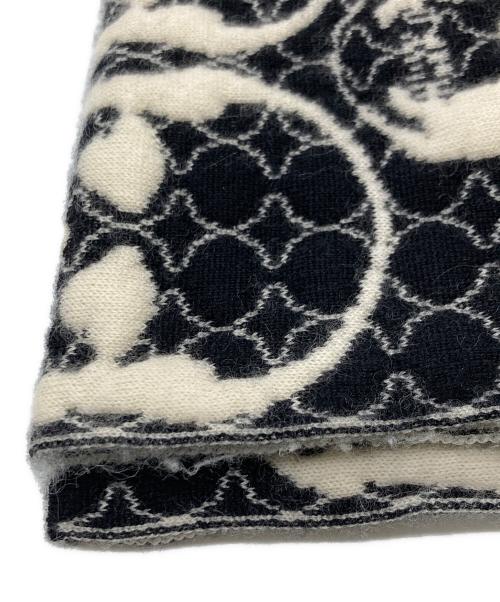 lucien pellat-finet（ルシアン・ペラフィネ）lucien pellat-finet (ルシアン・ペラフィネ) スカル総柄カシミヤ混ストール ホワイト×ブラックの古着・服飾アイテム