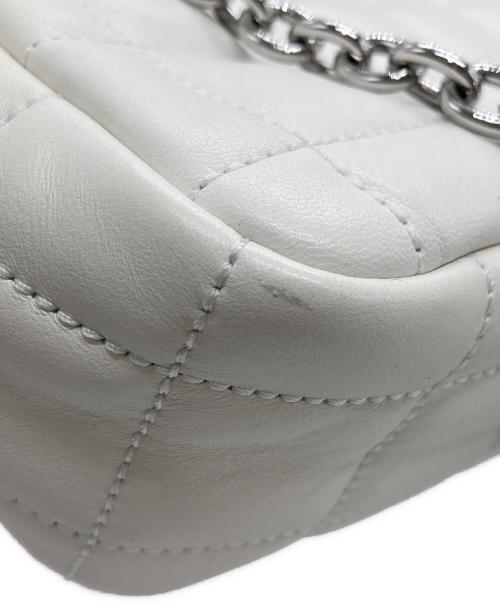 MICHAEL KORS（マイケル・コース）MICHAEL KORS (マイケルコース) Large Studded Quilted Leather Shoulder Bag ホワイトの古着・服飾アイテム