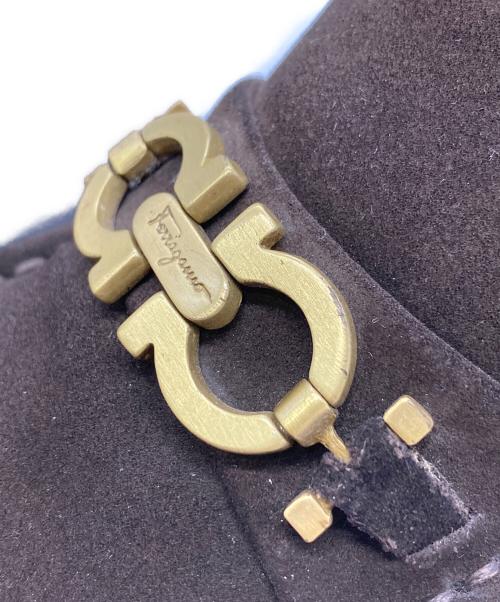 Salvatore Ferragamo（サルヴァトーレ フェラガモ）Salvatore Ferragamo (サルヴァトーレ フェラガモ) ガンチーニスウェードローファー ブラウン サイズ:9の古着・服飾アイテム