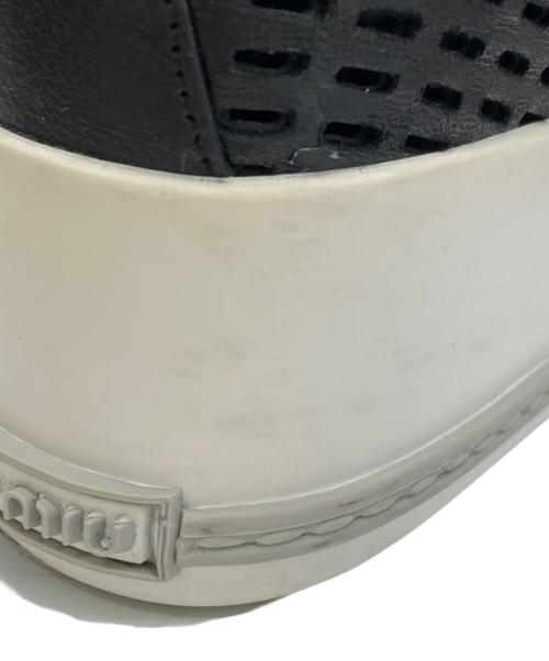 MIU MIU（ミュウミュウ）MIU MIU (ミュウミュウ) メタルトゥパンチングレザースニーカー ブラック サイズ:37 1/2の古着・服飾アイテム