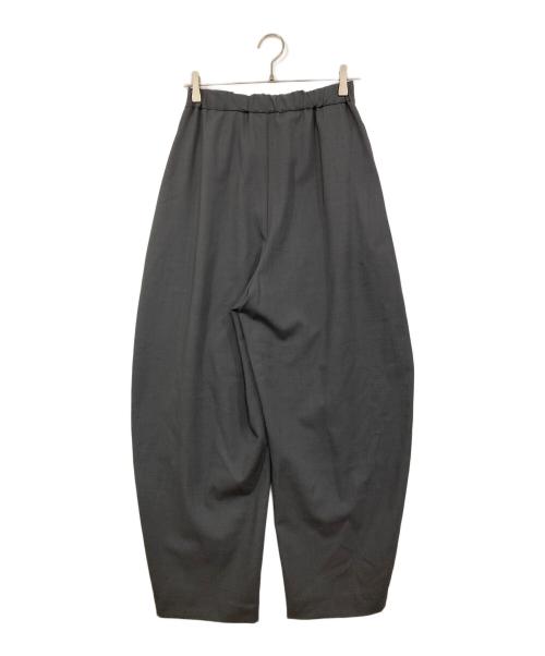 forme（フォルメ）forme (フォルメ) CURVED PANTS グレー サイズ:１の古着・服飾アイテム
