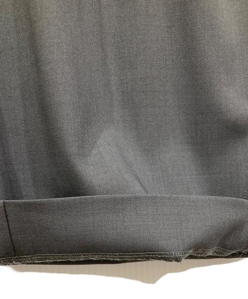 forme（フォルメ）forme (フォルメ) CURVED PANTS グレー サイズ:１の古着・服飾アイテム