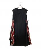 BLUE LABEL CRESTBRIDGEブルーレーベルクレストブリッジ）の古着「サイドチェックノースリーブワンピース」｜ブラック×レッド