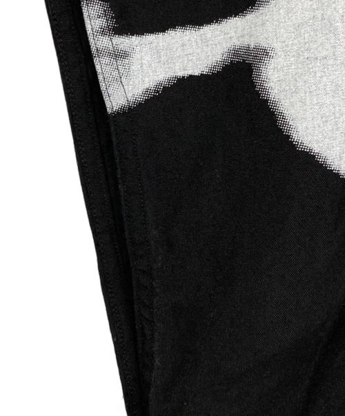 PAUL SMITH（ポールスミス）Paul Smith (ポールスミス) SCREEN FLORALノースリーブシャツ ブラック×ホワイト サイズ:Sの古着・服飾アイテム