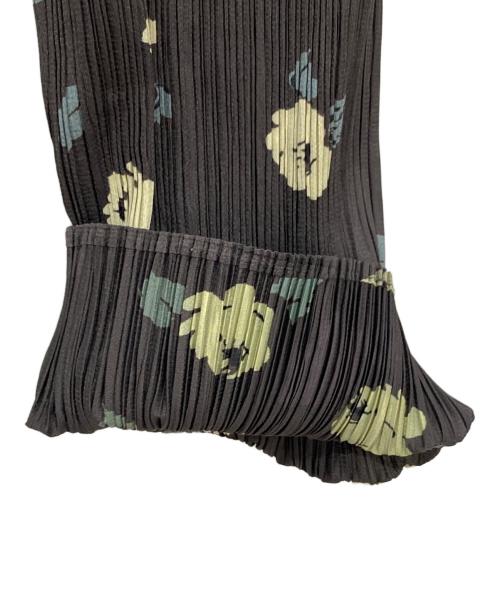 PLEATS PLEASE（プリーツプリーズ）PLEATS PLEASE (プリーツプリーズ) 花柄プリーツレギンスパンツ グレー サイズ:2の古着・服飾アイテム