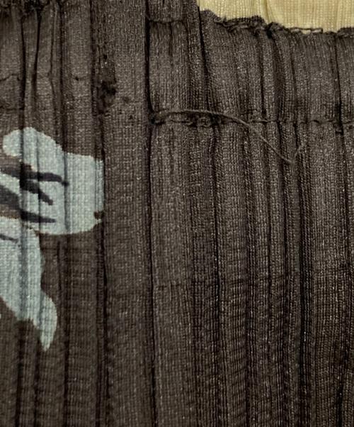 PLEATS PLEASE（プリーツプリーズ）PLEATS PLEASE (プリーツプリーズ) 花柄プリーツレギンスパンツ グレー サイズ:2の古着・服飾アイテム