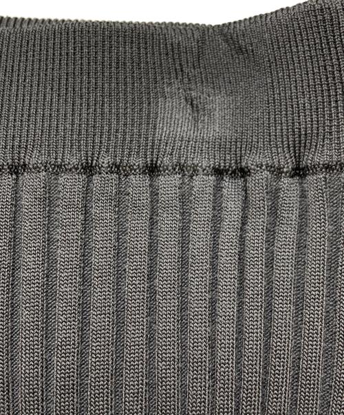 Whim Gazette（ウィムガゼット）Whim Gazette (ウィムガゼット) ニットフィットスカート グレー サイズ:FREEの古着・服飾アイテム