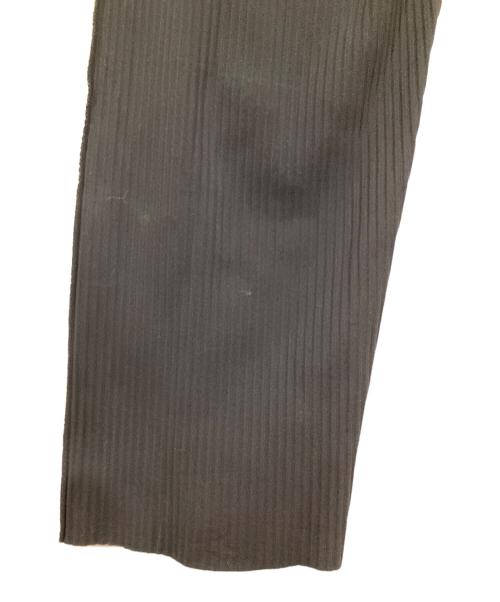 me ISSEY MIYAKE（ミーイッセイ ミヤケ）me ISSEY MIYAKE (ミーイッセイ ミヤケ) プリーツパンツ ブラック サイズ:-の古着・服飾アイテム