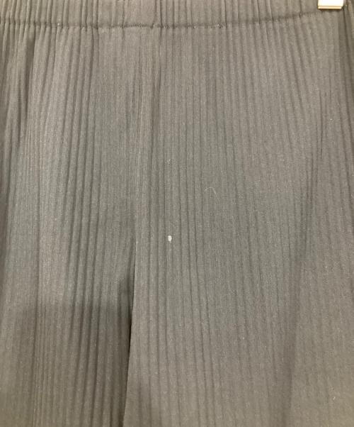 me ISSEY MIYAKE（ミーイッセイ ミヤケ）me ISSEY MIYAKE (ミーイッセイ ミヤケ) プリーツパンツ ブラック サイズ:-の古着・服飾アイテム
