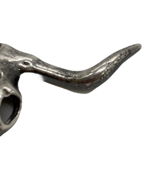 USED（ユーズド）used  (ユーズド) ロングホーンスカルピンズ シルバーの古着・服飾アイテム