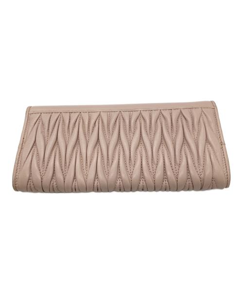 MIU MIU（ミュウミュウ）MIU MIU (ミュウミュウ) 二つ折り長財布/MATELASSE’MIU ピンクの古着・服飾アイテム